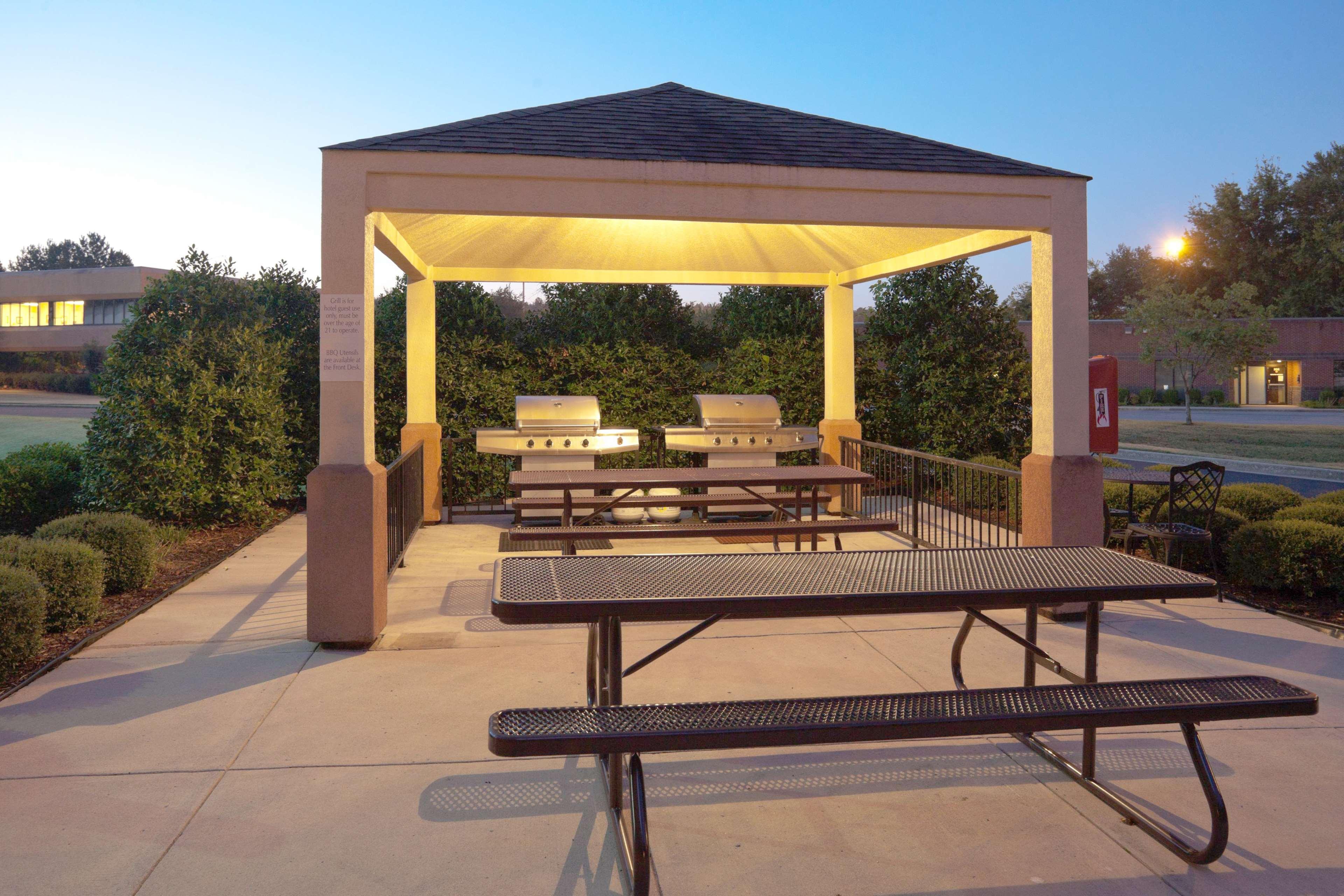 Sonesta Simply Suites Huntsville Research Park Exterior foto