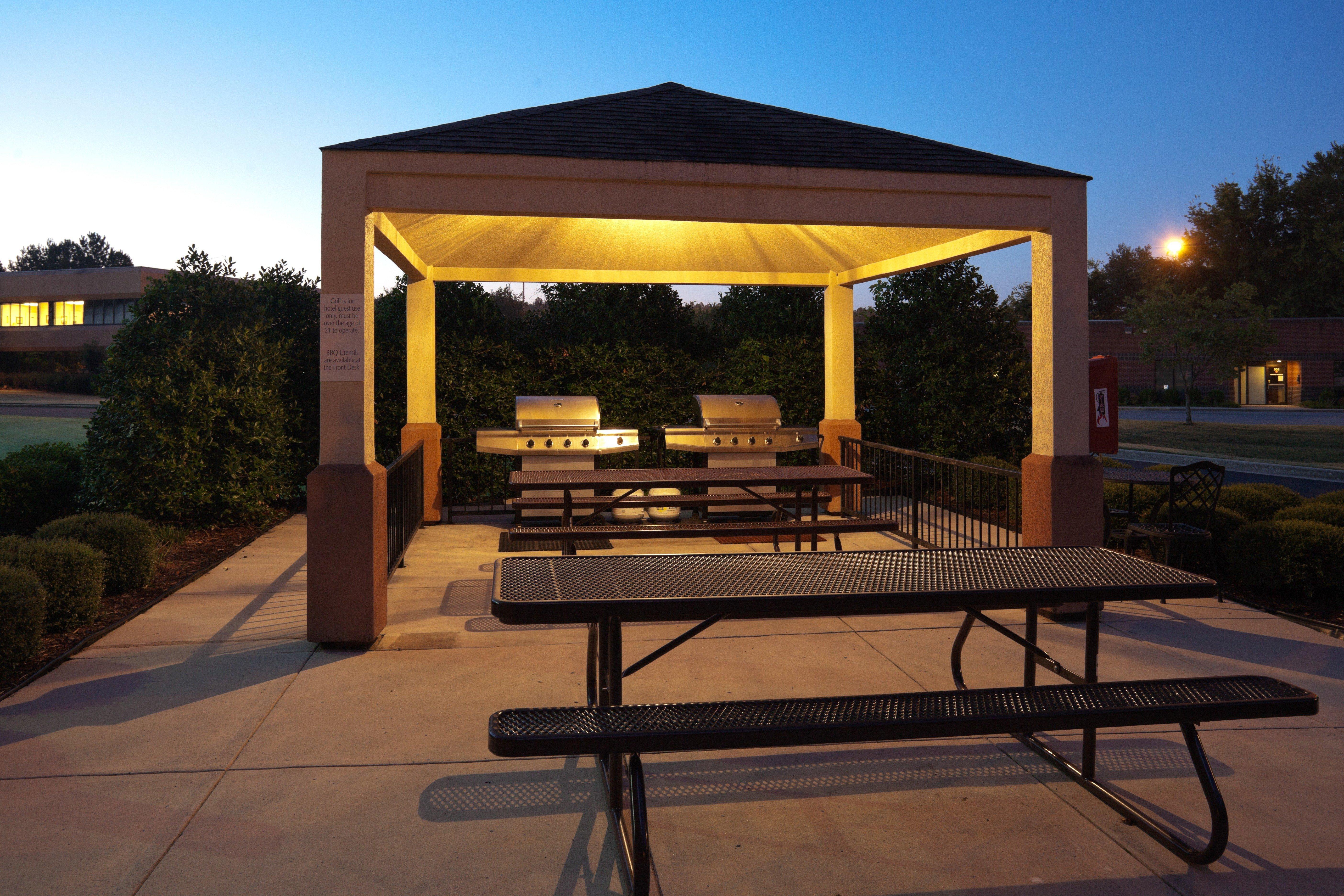 Sonesta Simply Suites Huntsville Research Park Exterior foto