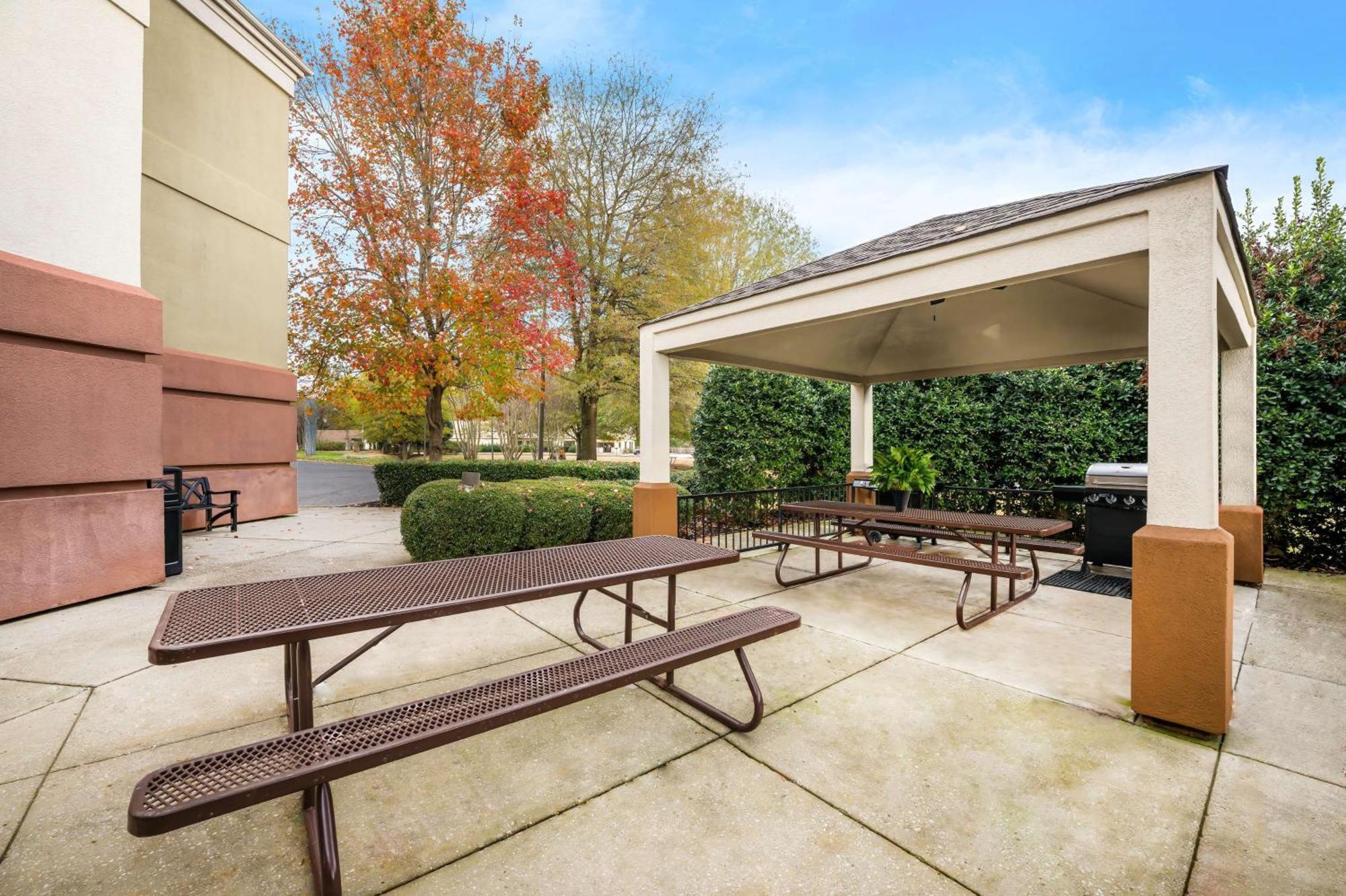 Sonesta Simply Suites Huntsville Research Park Exterior foto